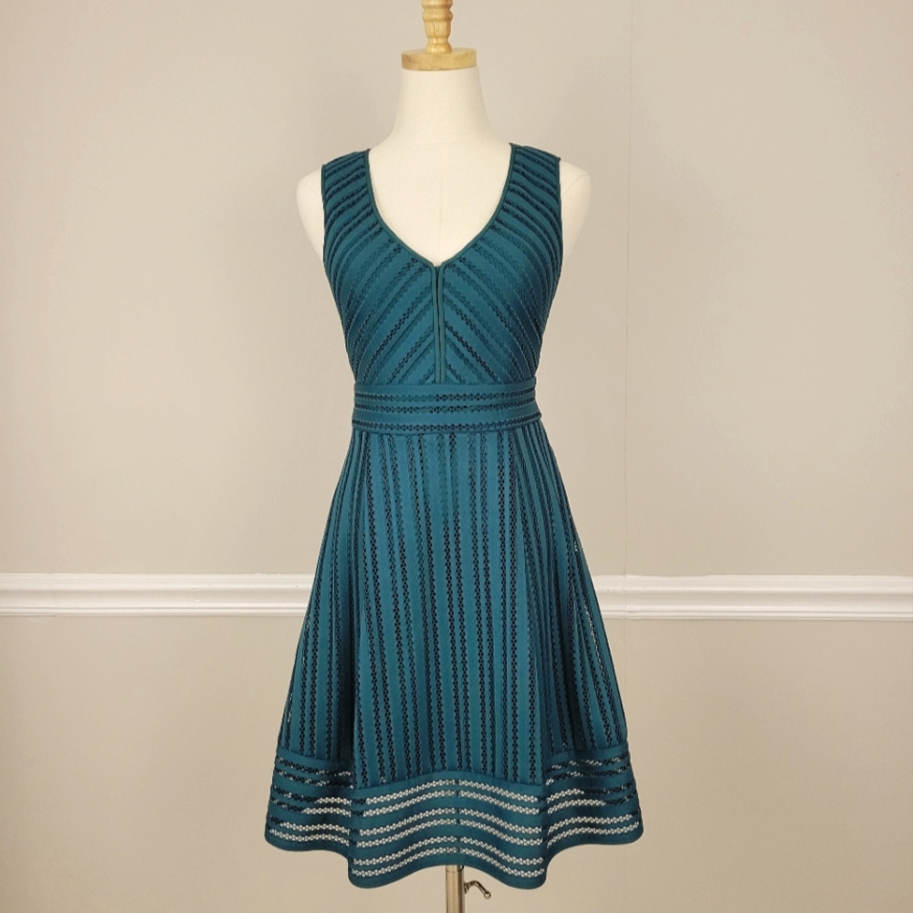 J.Crew Emerald Green A- Line V Neck Lace Fit Sleeveless Mini Dress Size 00